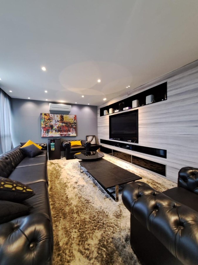 Cobertura, 3 quartos, 227 m² - Foto 2