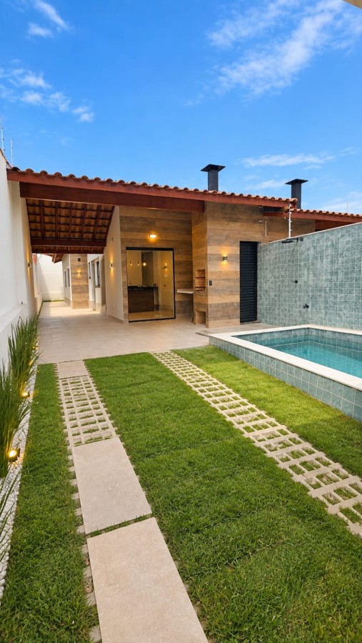 Casa para Venda em Itanhaém, Nova Itanhaém (Interior), 2 dormitórios, 1 suíte, 2 banheiros, 3 vagas