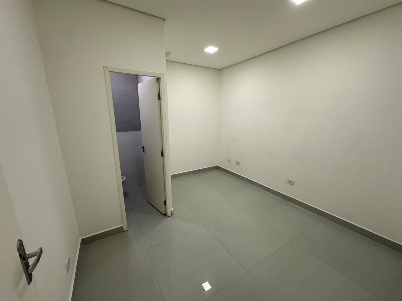 Sala Comercial para Locação em Itanhaém, Centro, 1 banheiro